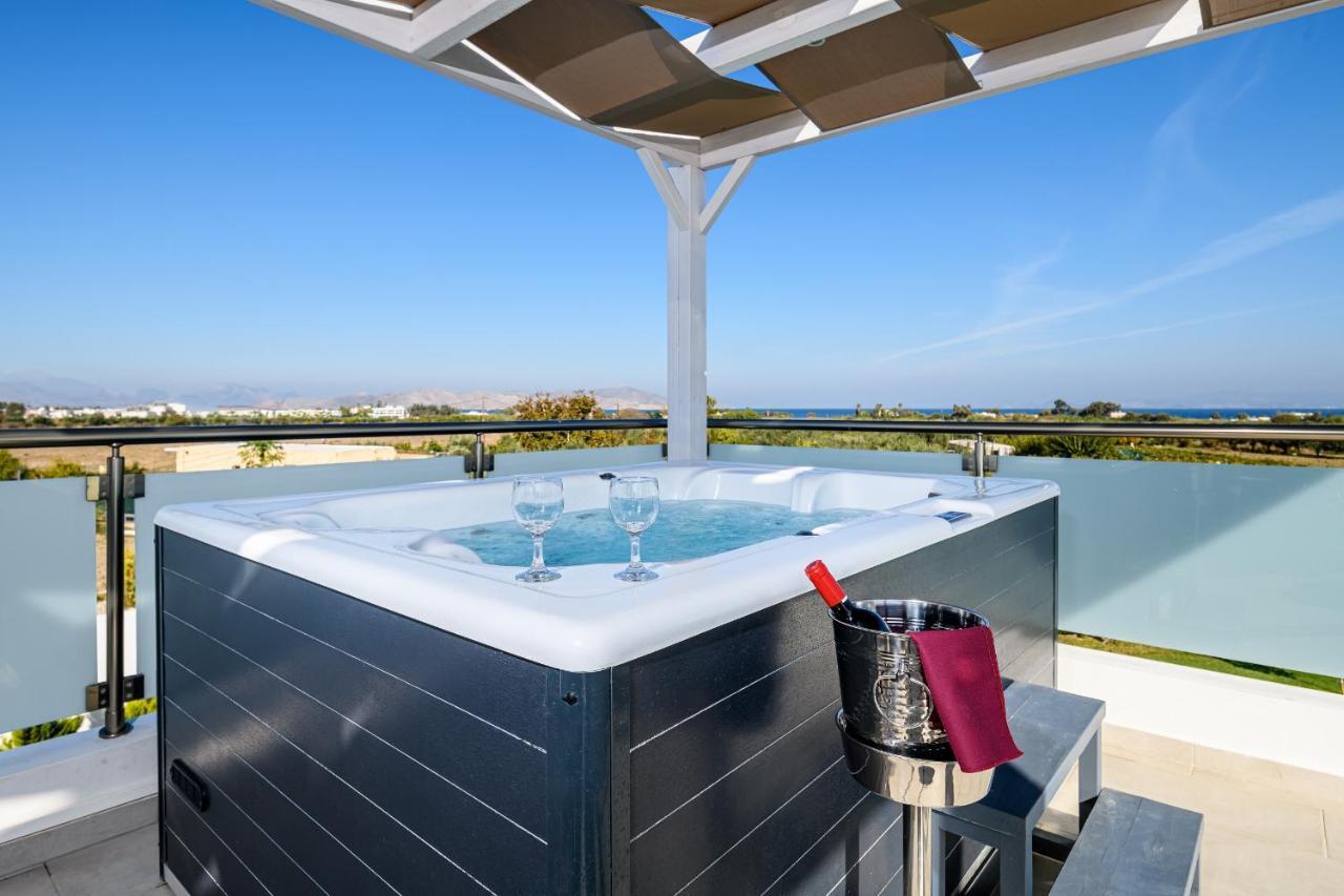 Asteria Pearl Villa 2 With Rooftop Jacuzzi Tigaki 外观 照片