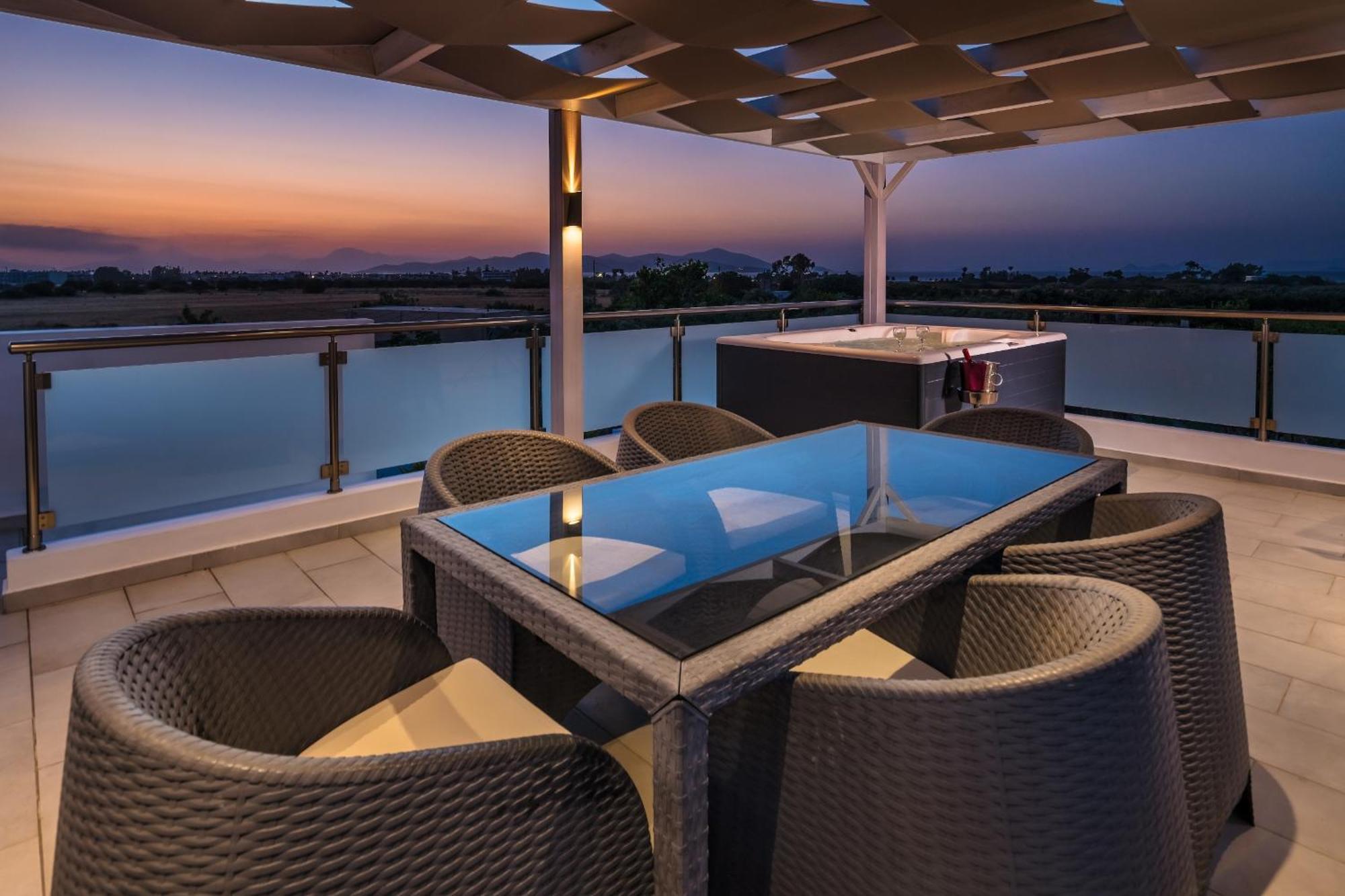 Asteria Pearl Villa 2 With Rooftop Jacuzzi Tigaki 外观 照片